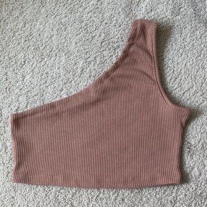 One shoulder crop top